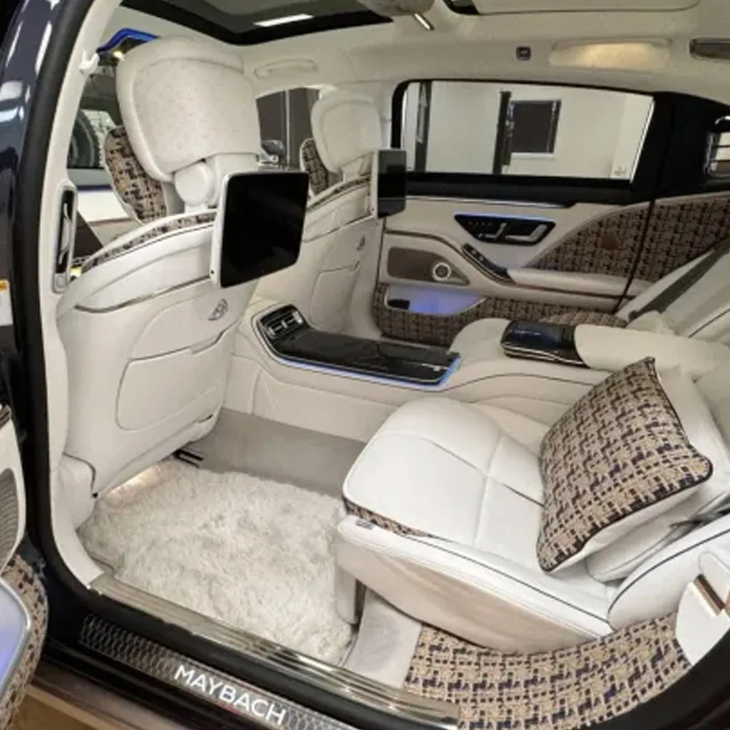 Black [1 OF 150] Maybach Haute Voiture, photo 2 for black car service