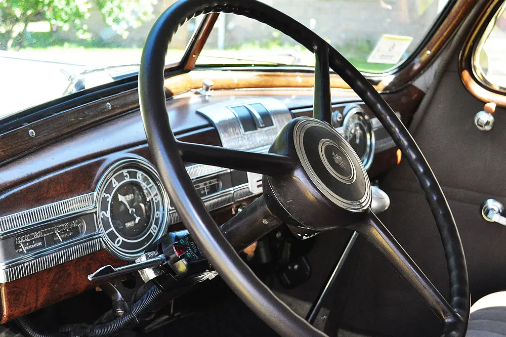 1939 Packard, photo 3 for wedding car rental in Gipsy, PA