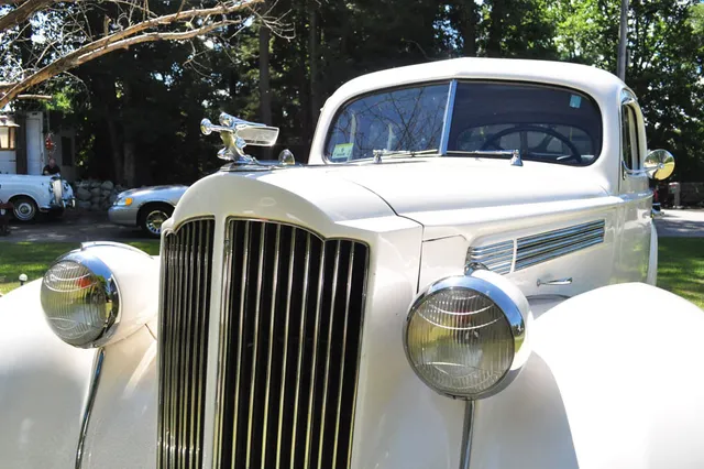 1939 Packard exterior, photo 3 for wedding car rental 1939 Packard exterior, photo 3 for wedding car rental