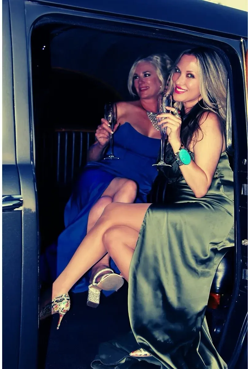 White 1946 Cadillac Airport Limousine, photo 5 for limo rental in Mohave County, AZ