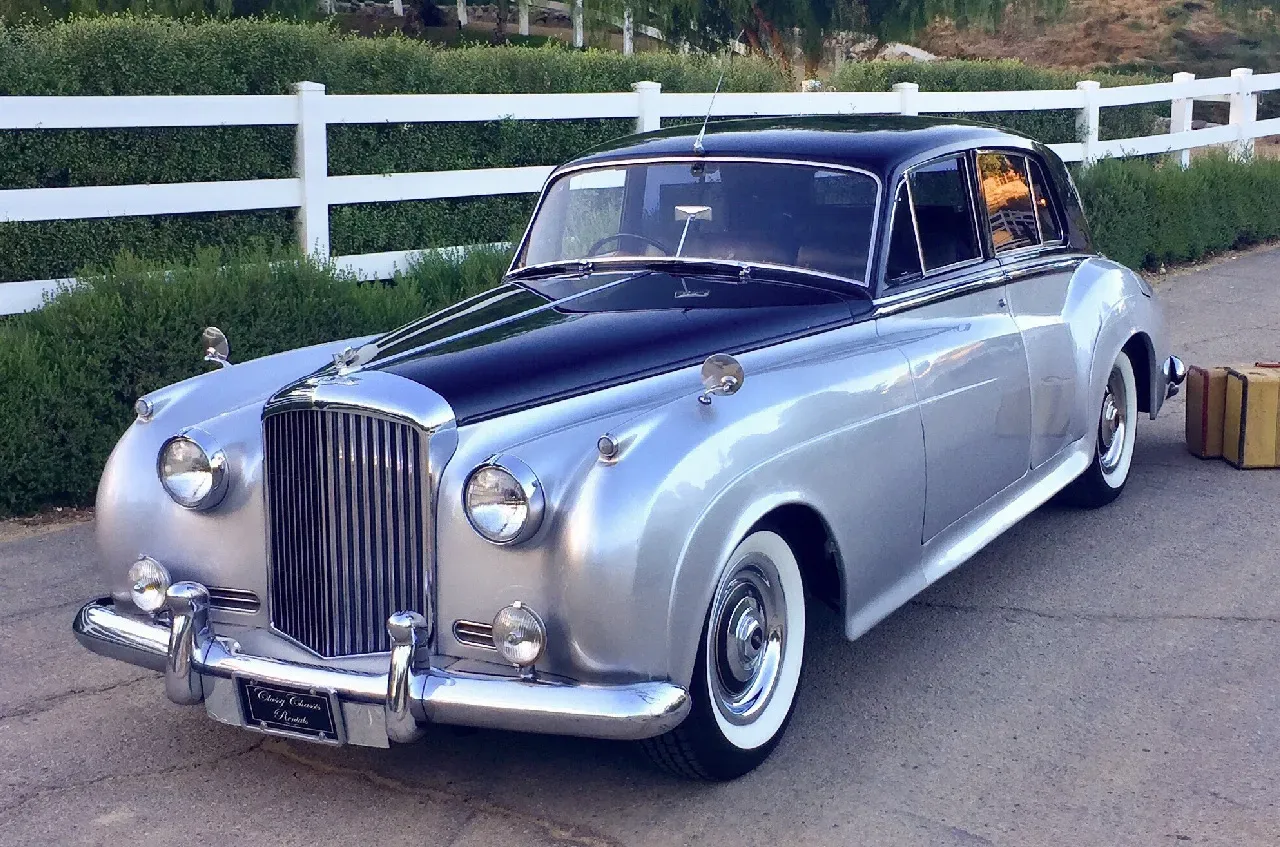 Silver 1957 Bentley SI exterior, photo 4 for classic car rental