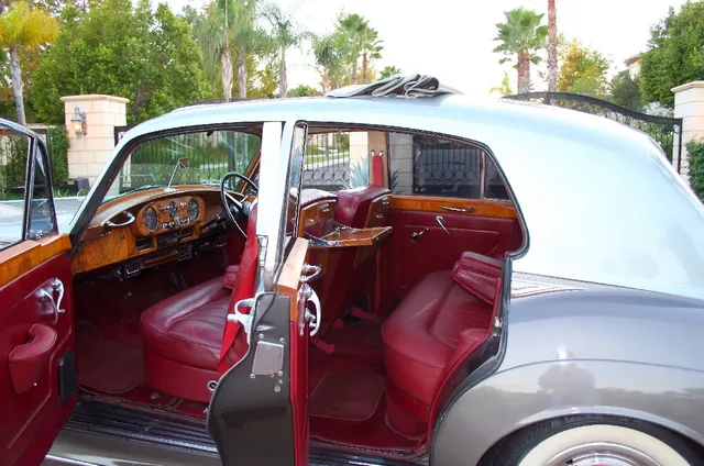 1958 Silver Rolls Royce Silver Cloud I interior, photo 4 for wedding car rental in Creston, CA