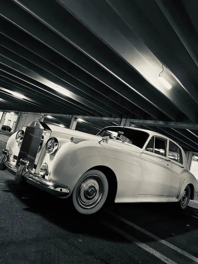 1959 Rolls-Royce Silver Cloud exterior, photo 4 for wedding car rental 1959 Rolls-Royce Silver Cloud exterior, photo 4 for wedding car rental