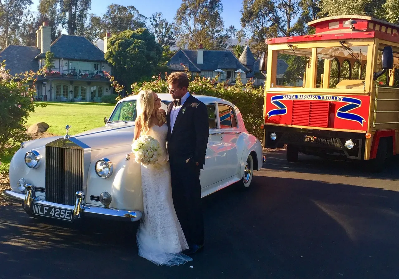 White 1960 Rolls-Royce Silver Cloud II exterior, photo 5 for wedding car rental in Los Angeles County, CA White 1960 Rolls-Royce Silver Cloud II exterior, photo 5 for wedding car rental in Los Angeles County, CA