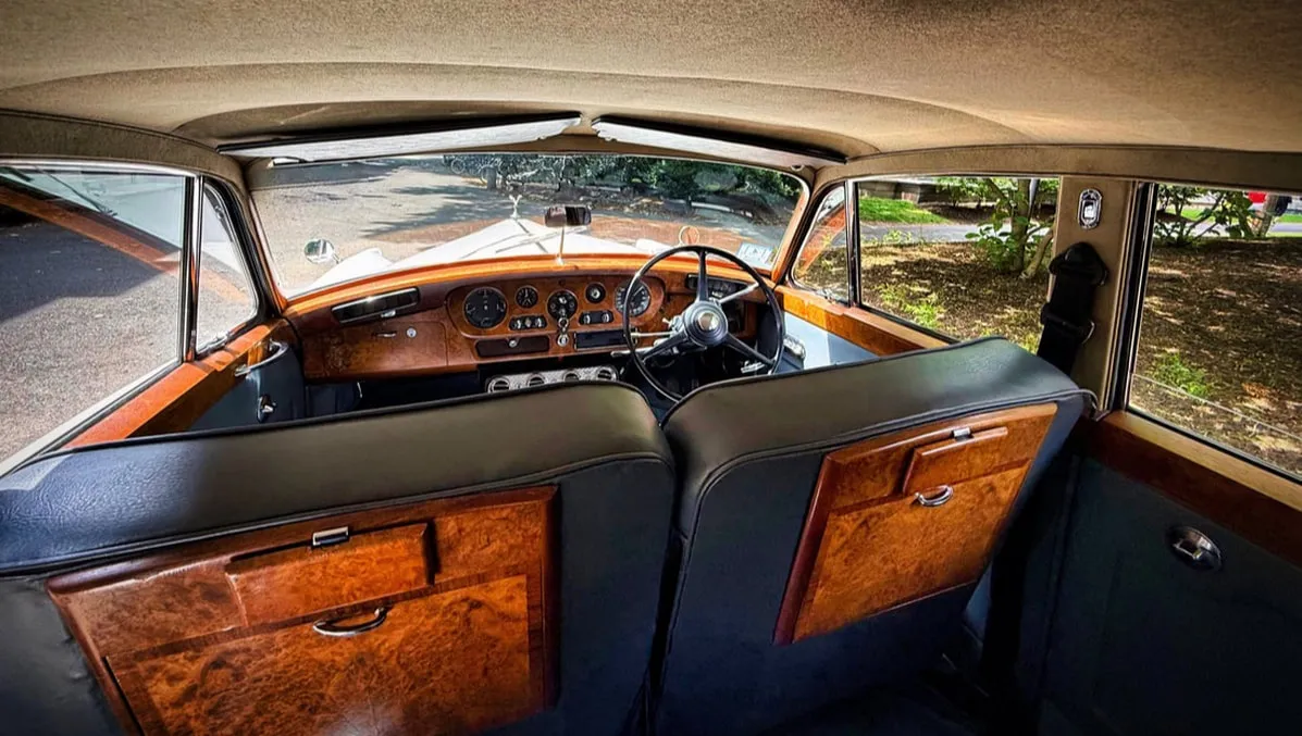 1961 Rolls-Royce Silver Cloud interior for wedding car rental in East Freetown, MA 1961 Rolls-Royce Silver Cloud interior for wedding car rental in East Freetown, MA
