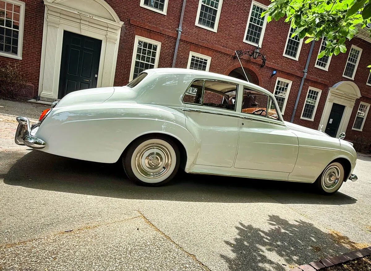1961 Rolls-Royce Silver Cloud exterior, photo 3 for wedding car rental 1961 Rolls-Royce Silver Cloud exterior, photo 3 for wedding car rental