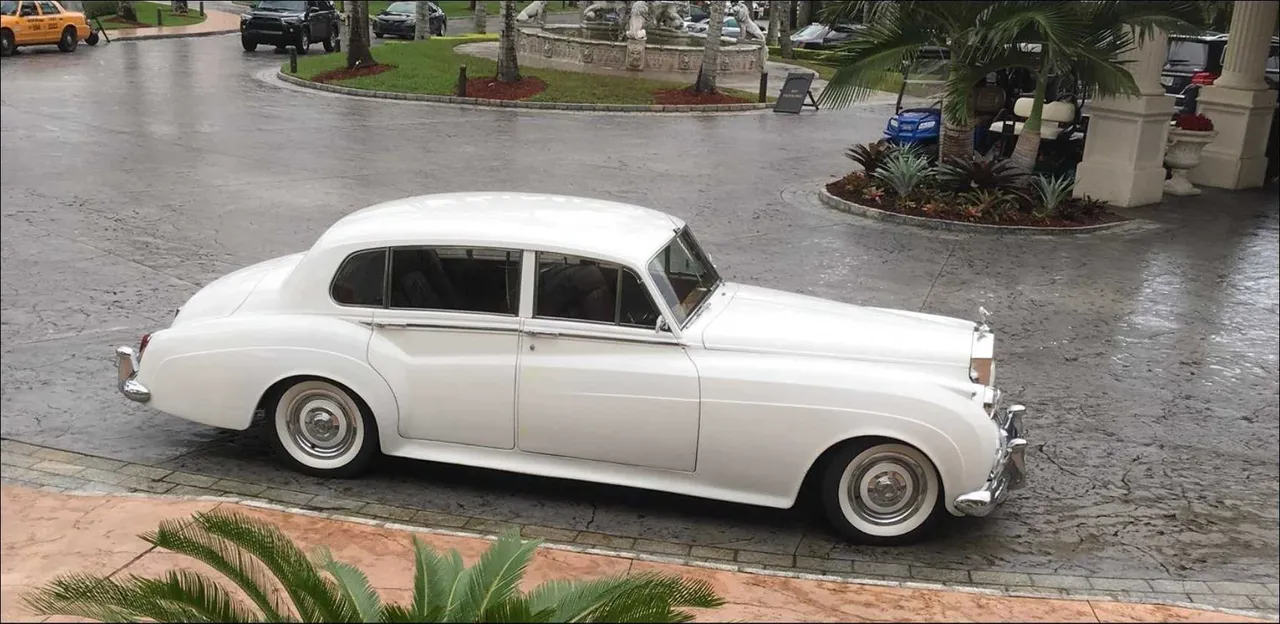 1961 Rolls-Royce Silver Cloud White for wedding car rental