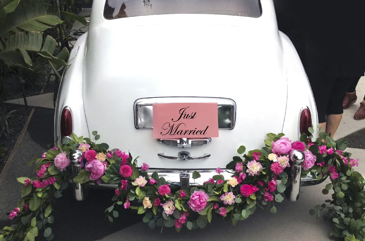 White 1962 Rolls-Royce Silver Cloud II LWB exterior for wedding car rental in Tarzana, CA White 1962 Rolls-Royce Silver Cloud II LWB exterior for wedding car rental in Tarzana, CA