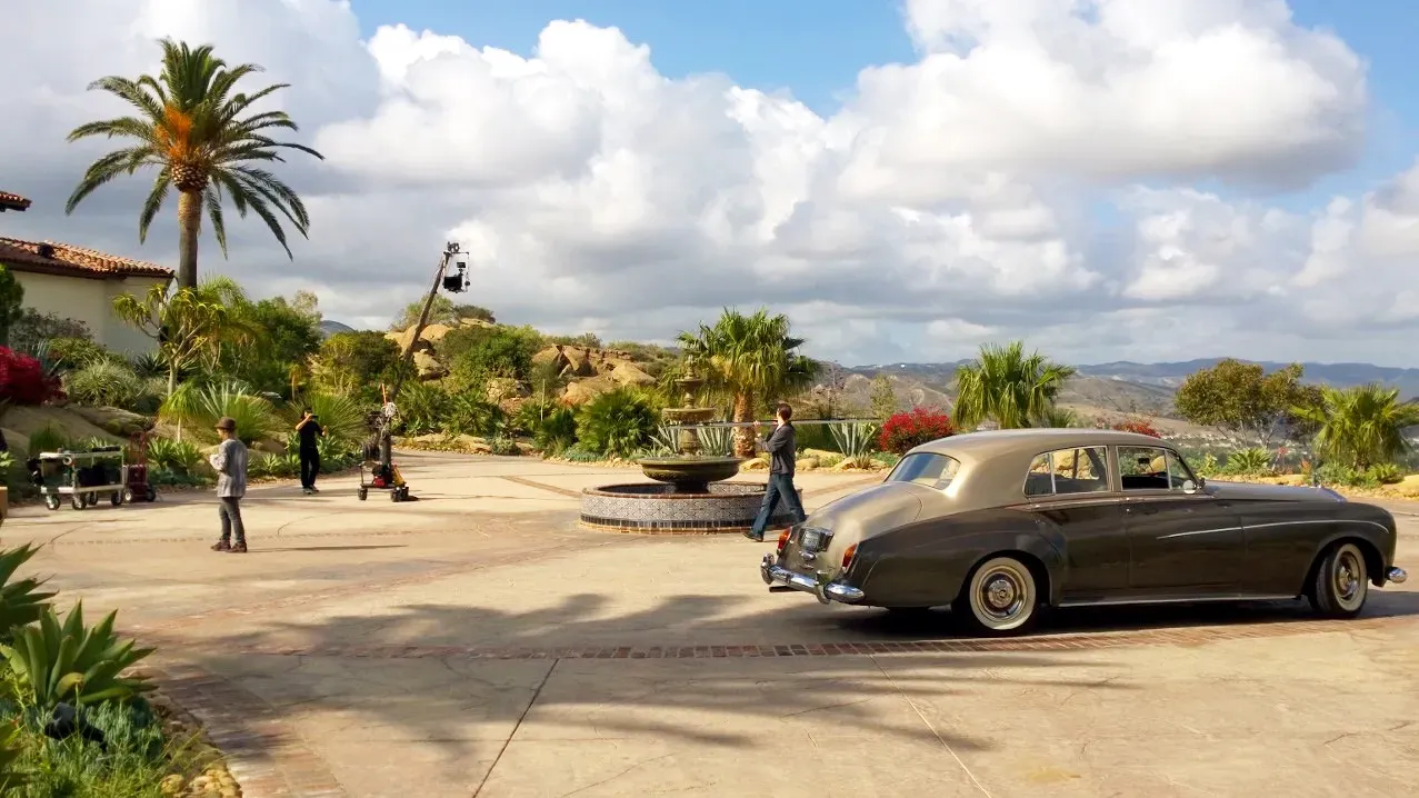 Gray 1963 Rolls-Royce Silver Cloud III exterior, photo 6 for Rolls-Royce car rental in Tarzana, CA