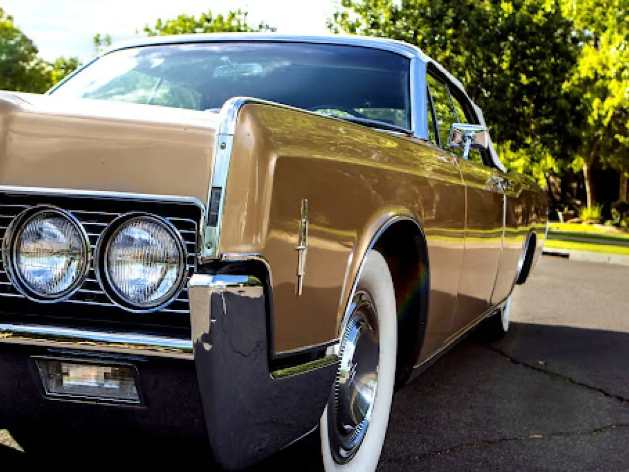 Gold 1966 Lincoln Continental - Goldie, photo 3 for quinceanera transportation in Apache Junction, AZ Gold 1966 Lincoln Continental - Goldie, photo 3 for quinceanera transportation in Apache Junction, AZ