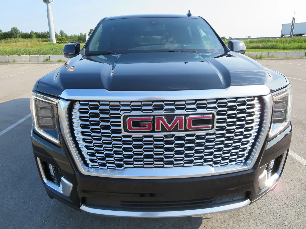 Black 2021 GMC Yukon Denali, photo 3 for airport transfers