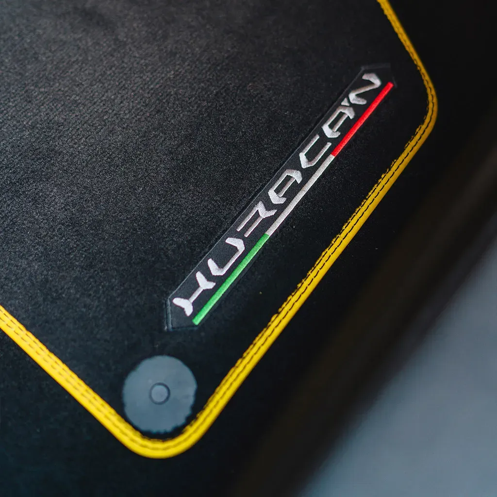 Gold 2022 Lamborghini Huracan EVO Giallo Orion, photo 7 for exotic car rental in Rockville, MD
