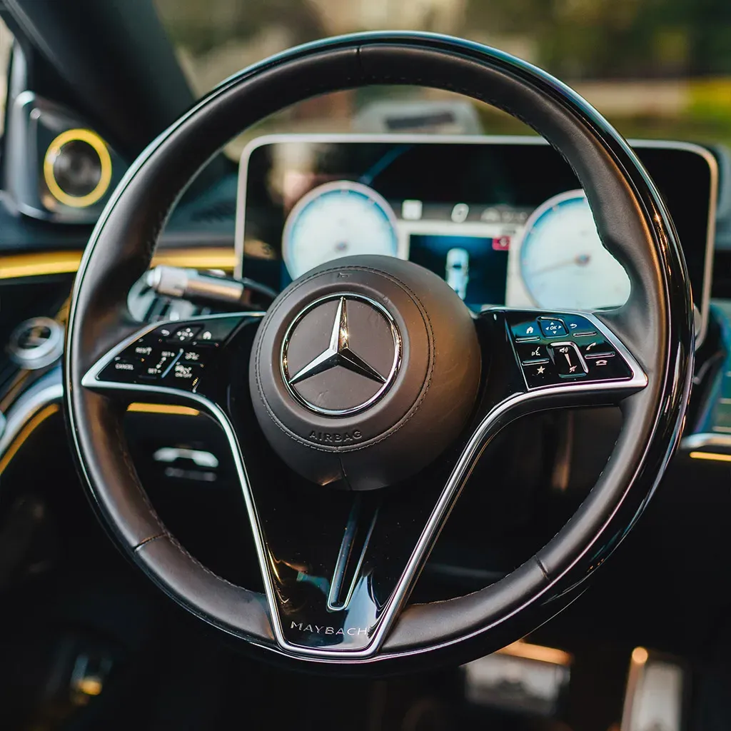 Black 2023 Gold Mercedes-Maybach S680 Manufaktur Edition, photo 9 for luxury car rental in Rockville, MD