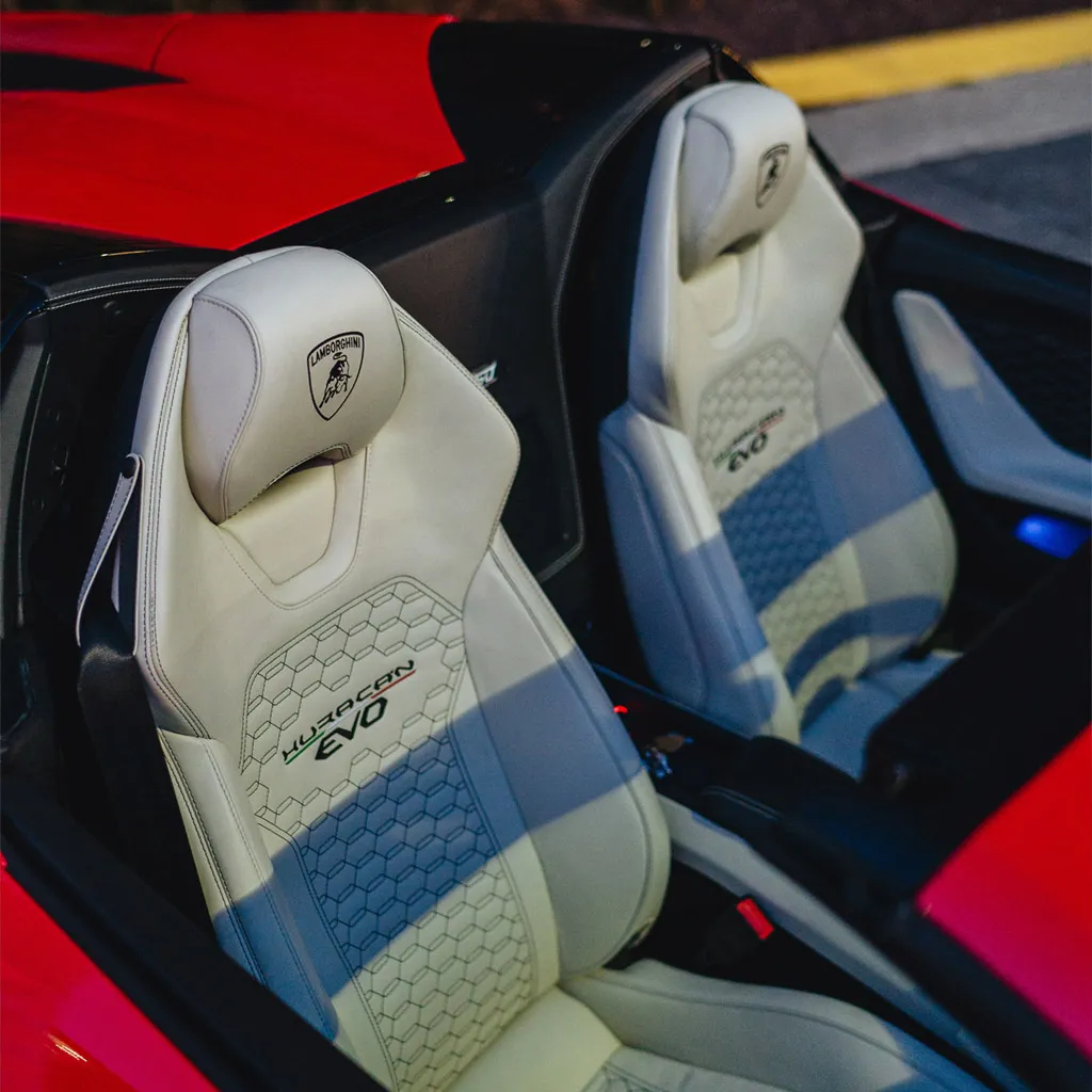 Red 2023 Lamborghini Huracan EVO Spyder, photo 8 for exotic car rental in Rockville, MD Red 2023 Lamborghini Huracan EVO Spyder, photo 8 for exotic car rental in Rockville, MD