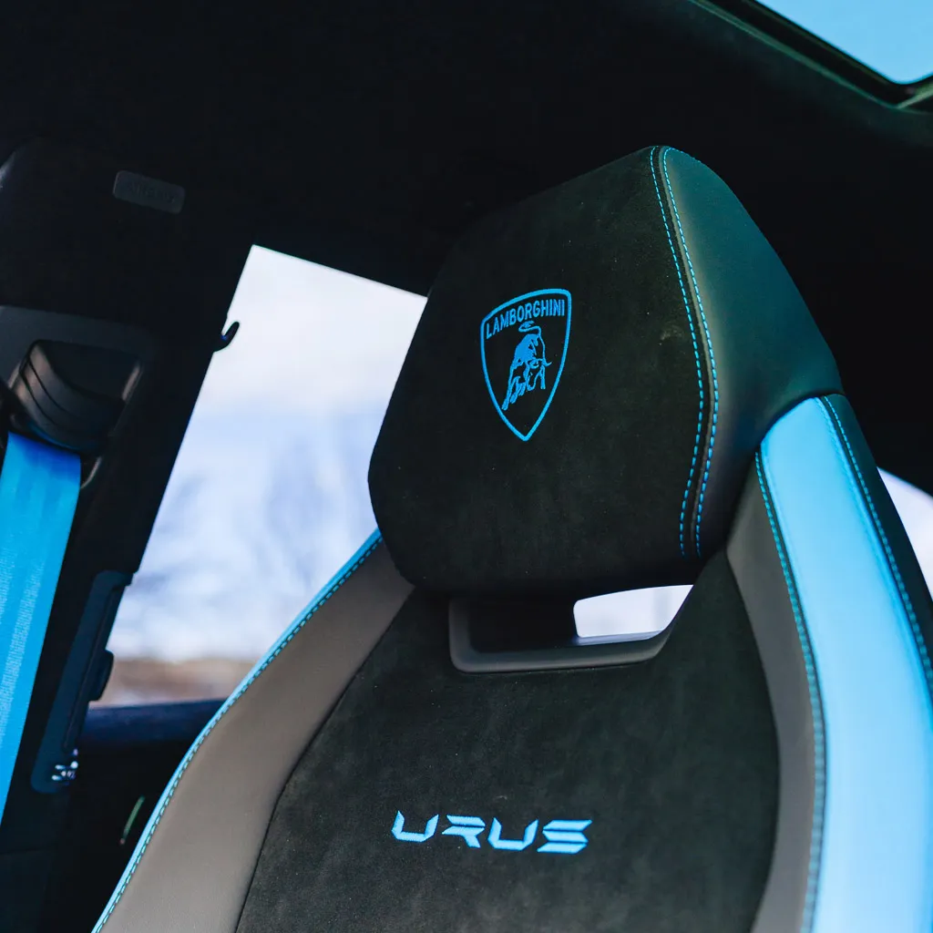 Blue 2024 Lamborghini Urus Performante, photo 2 for airport transfers