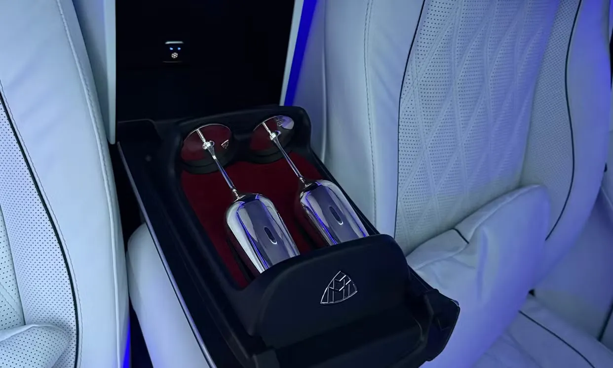 2025 Maybach GLS 600 - Mercedes-Benz, photo 9 for exotic car rental in Los Angeles, CA 2025 Maybach GLS 600 - Mercedes-Benz, photo 9 for exotic car rental in Los Angeles, CA