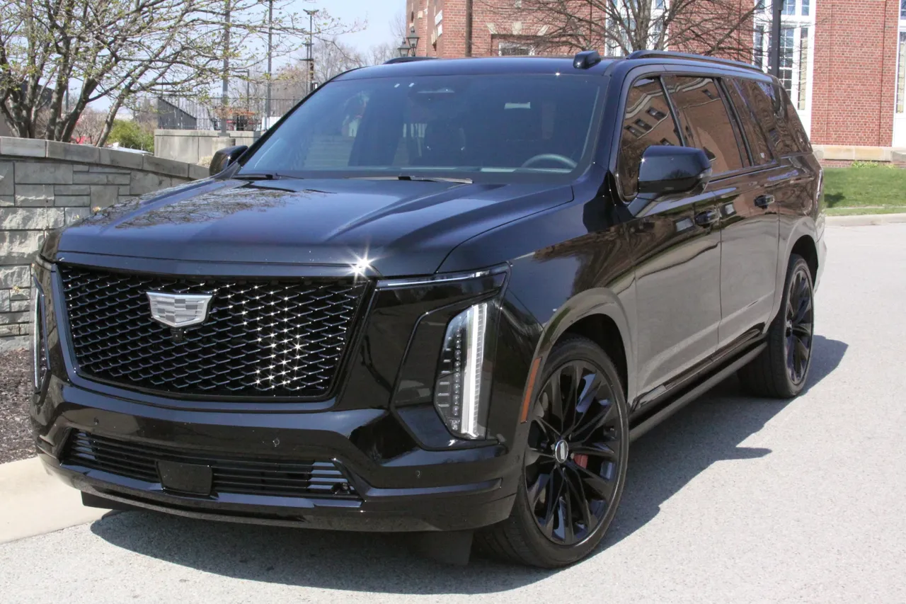 2026 Cadillac Escalade, photo 2 for airport transfers 2026 Cadillac Escalade, photo 2 for airport transfers