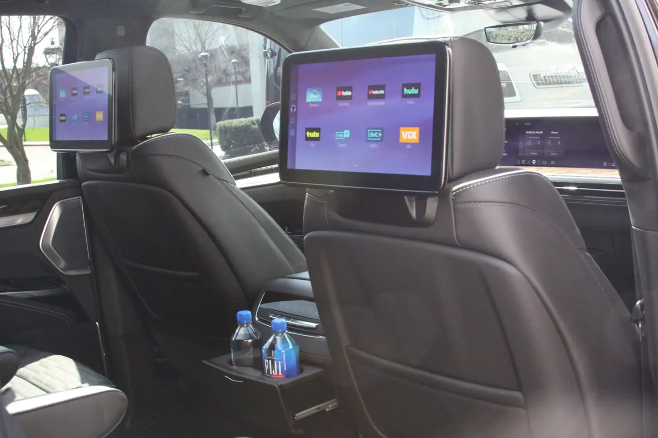 2026 Cadillac Escalade, photo 3 for airport transfers 2026 Cadillac Escalade, photo 3 for airport transfers
