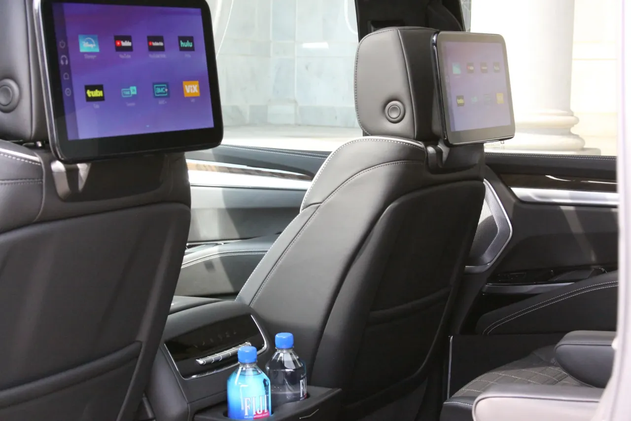 2026 Cadillac Escalade, photo 4 for airport transfers 2026 Cadillac Escalade, photo 4 for airport transfers