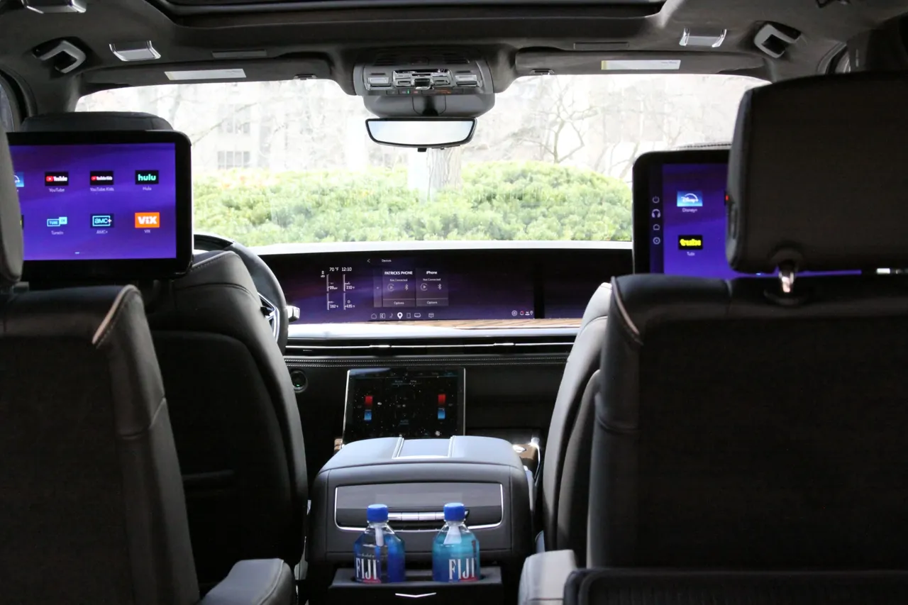 2026 Cadillac Escalade, photo 7 for cadillac escalade limo in North Jackson, OH 2026 Cadillac Escalade, photo 7 for cadillac escalade limo in North Jackson, OH