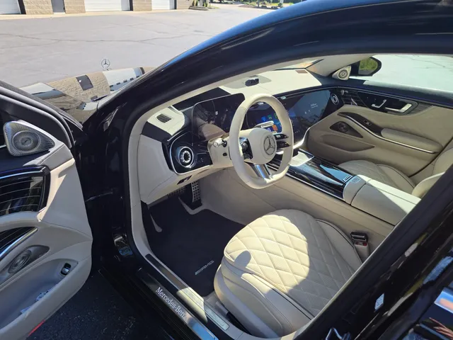 Black 2027 Mercedes-Benz S580 4 Passenger Sedan, photo 3 for sedan rental