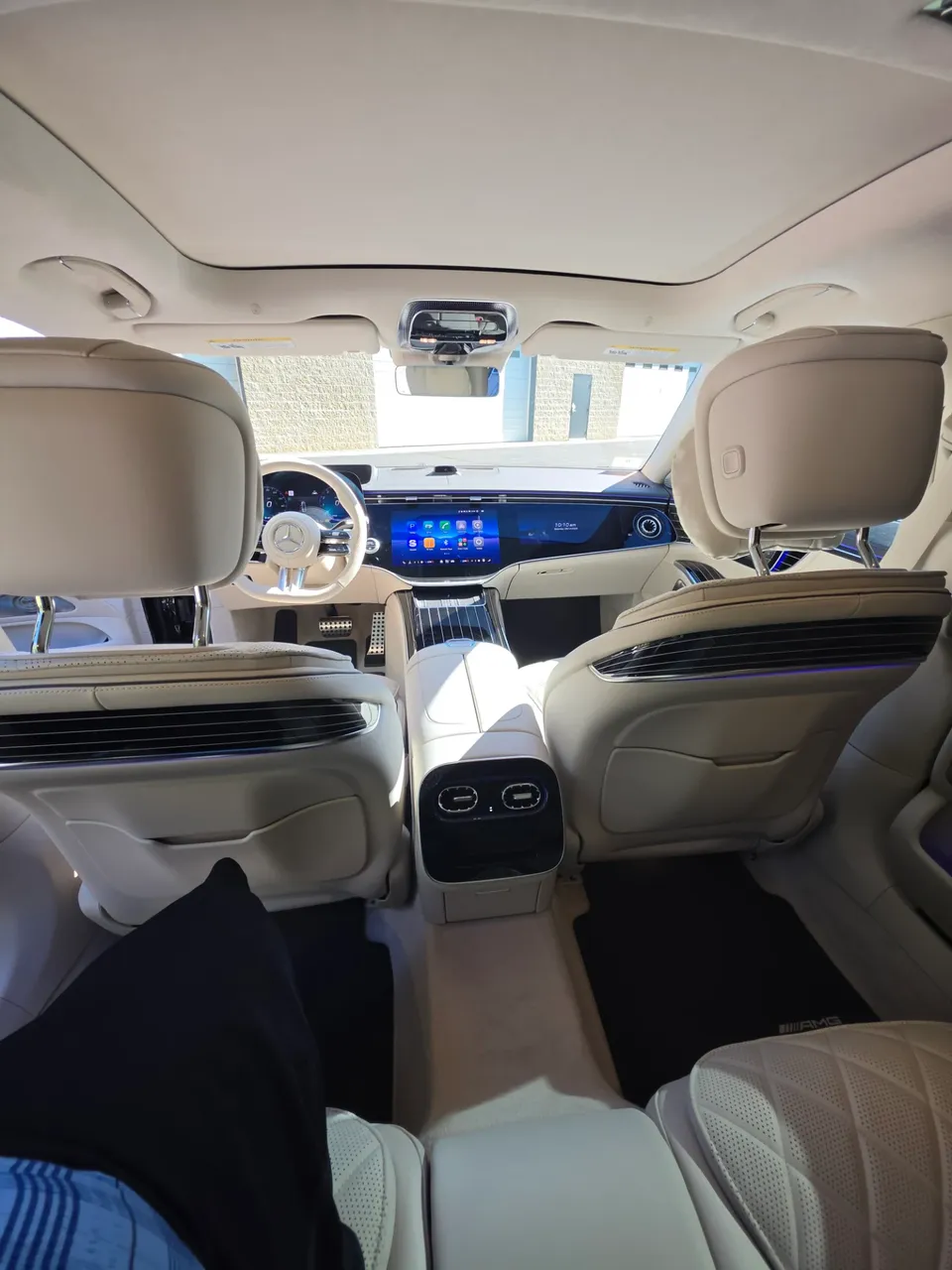 Black 2027 Mercedes-Benz S580 4 Passenger Sedan, photo 7 for luxury car rental in Plainville, MA