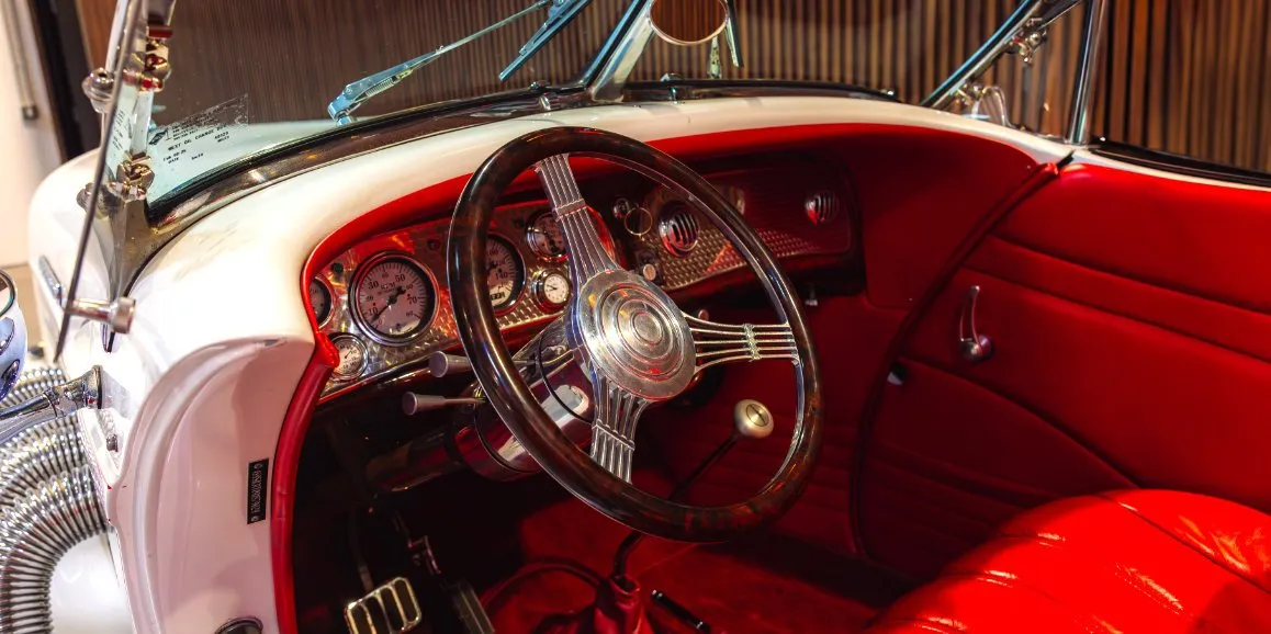 White Auburn Speedster 1936 (Vintage), photo 3 for wedding car rental