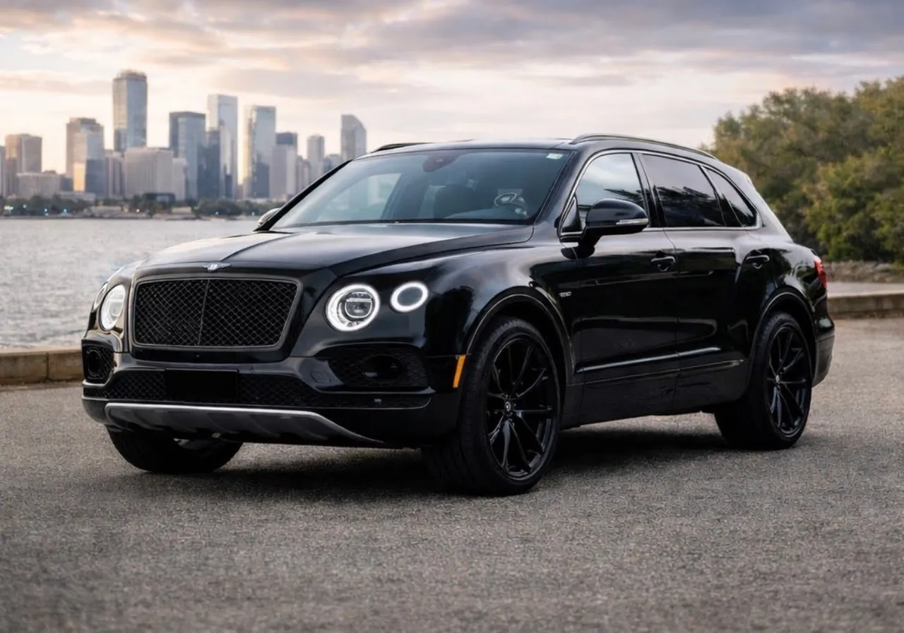Black Bentley Bentayga, photo 2 for airport transfers Black Bentley Bentayga, photo 2 for airport transfers