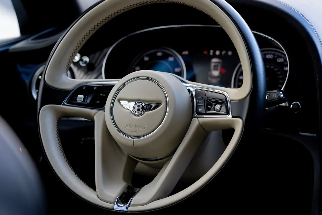 Black Bentley Bentayga, photo 7 for exotic car rental in Houston, TX Black Bentley Bentayga, photo 7 for exotic car rental in Houston, TX
