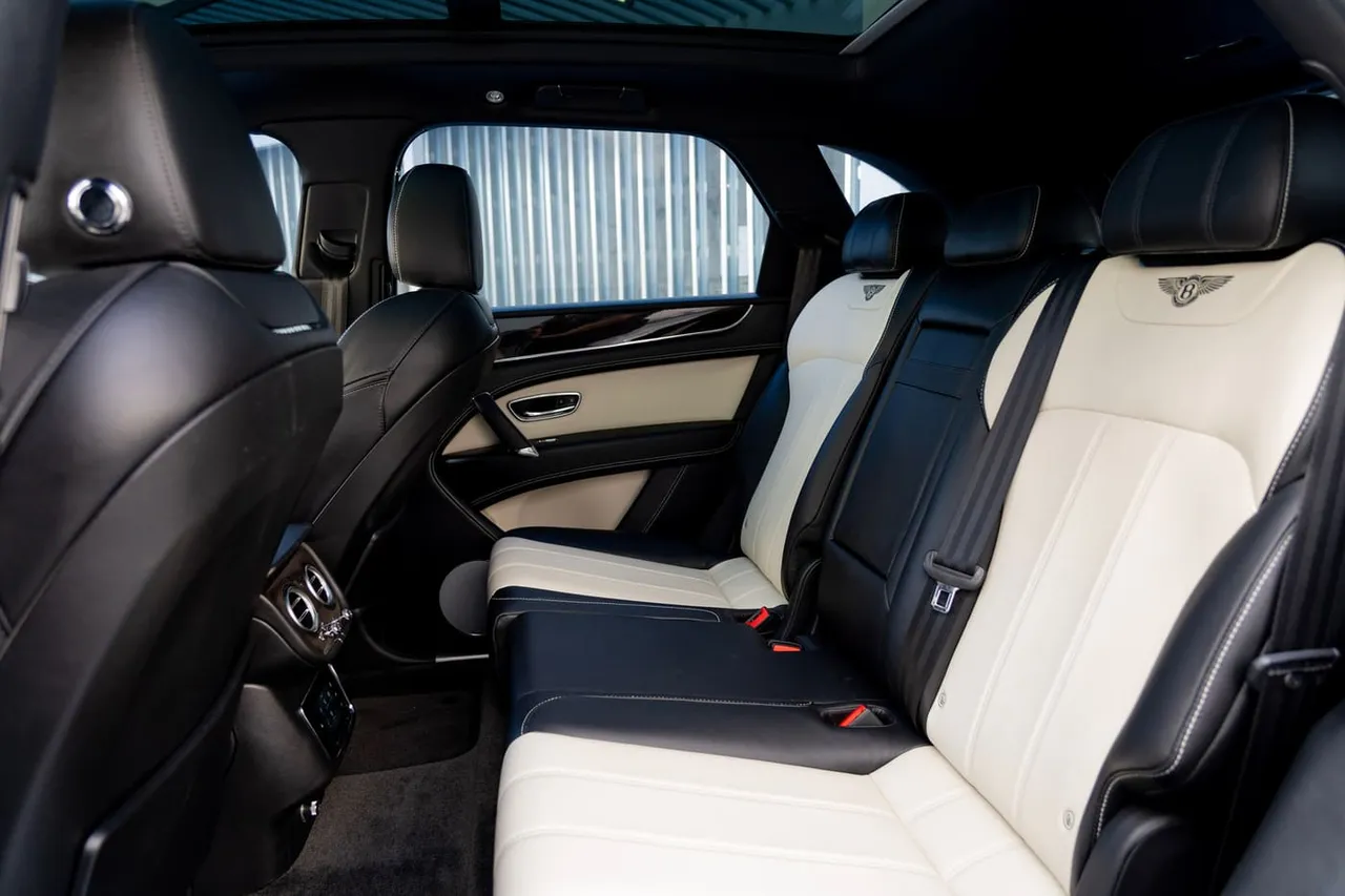 Black Bentley Bentayga, photo 9 for exotic car rental in Houston, TX Black Bentley Bentayga, photo 9 for exotic car rental in Houston, TX