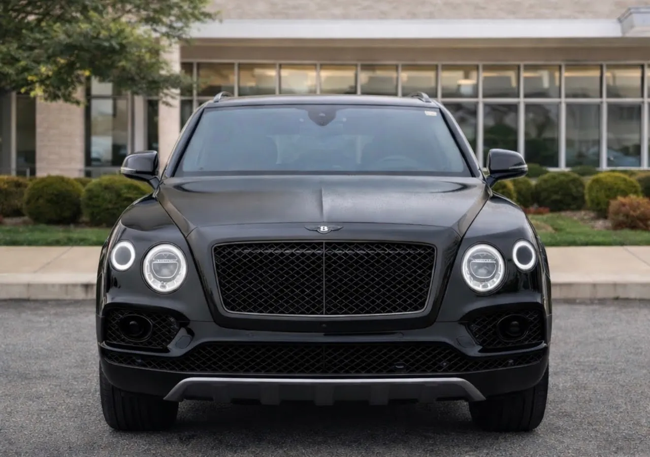 Black Bentley Bentayga for airport transfers Black Bentley Bentayga for airport transfers