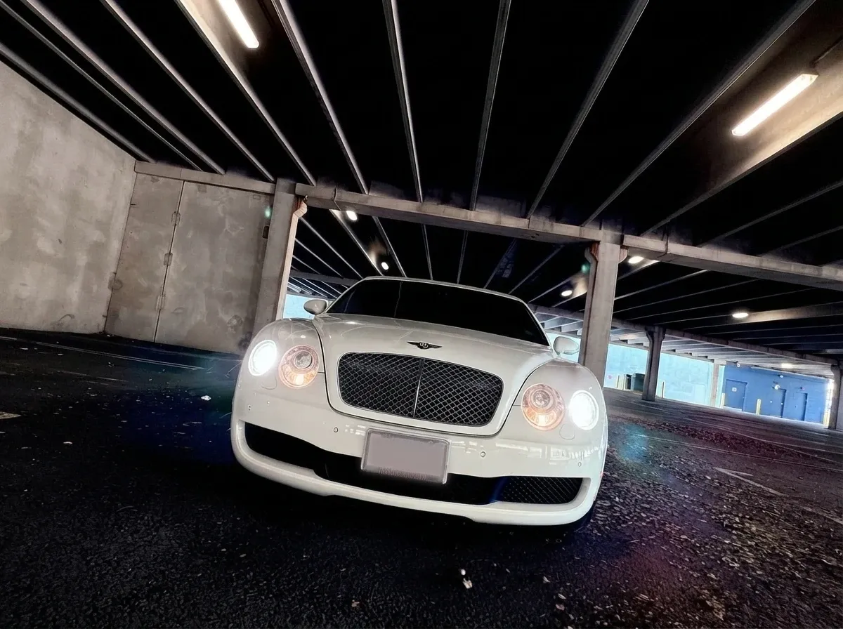 White Bentley Continental Flying Spur, photo 3 for sedan rental White Bentley Continental Flying Spur, photo 3 for sedan rental