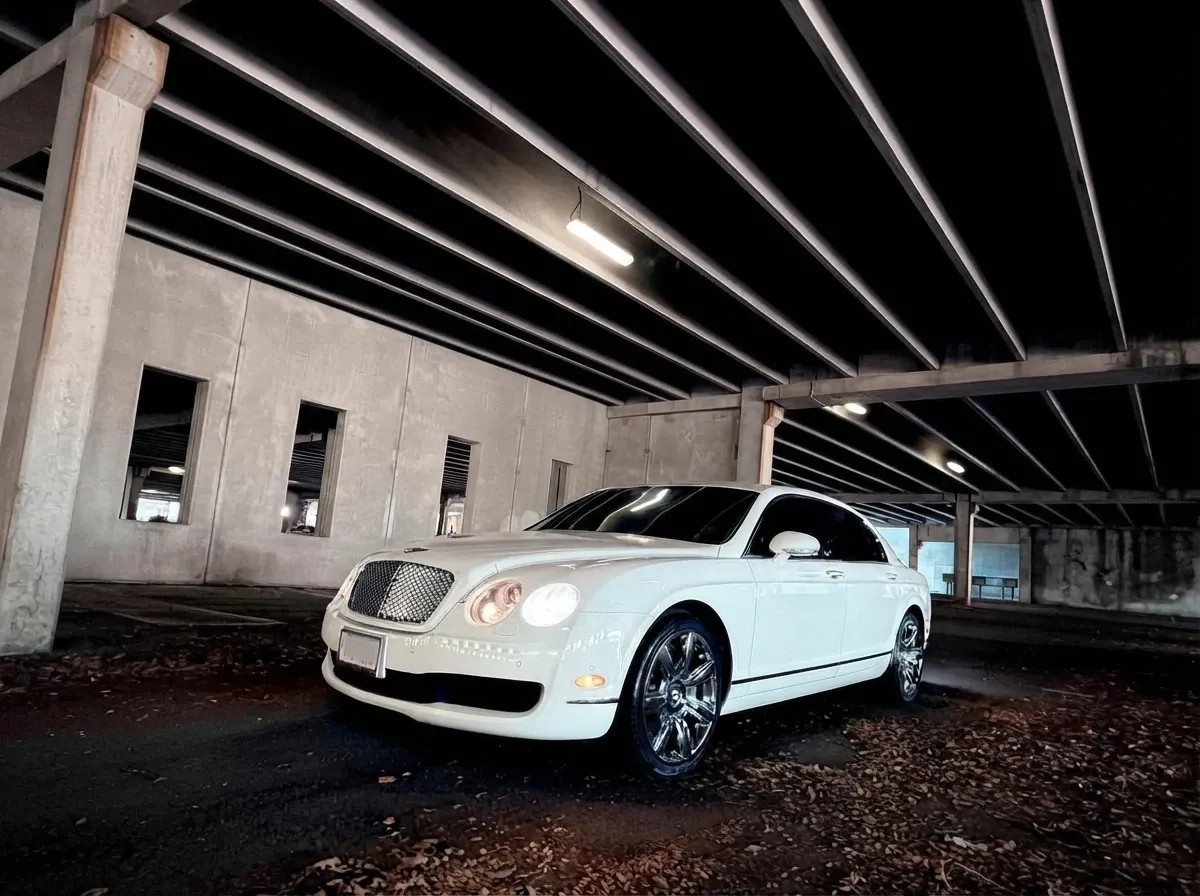White Bentley Continental Flying Spur, photo 4 for sedan rental White Bentley Continental Flying Spur, photo 4 for sedan rental