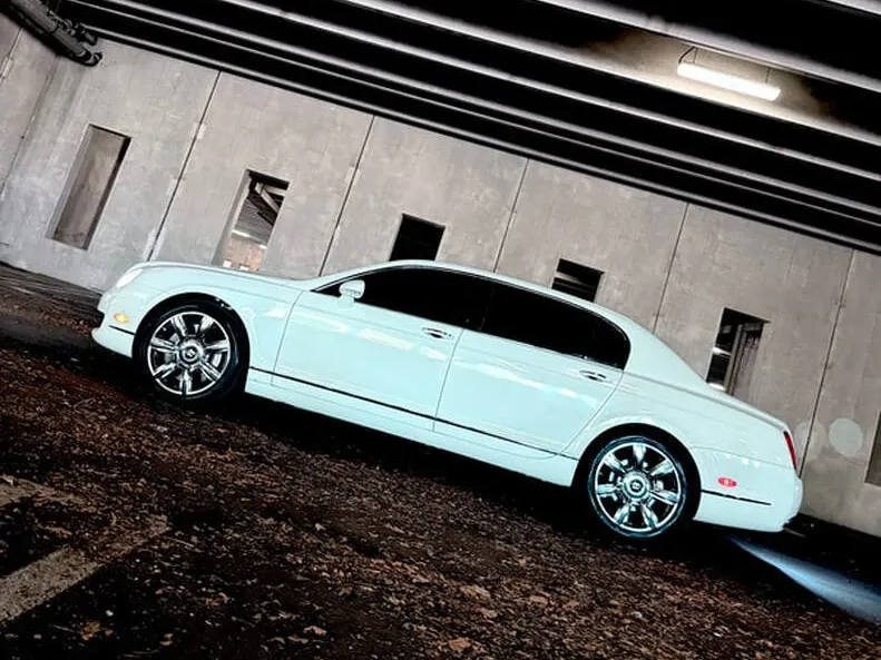 White Bentley Continental Flying Spur, photo 6 for sedan rental White Bentley Continental Flying Spur, photo 6 for sedan rental