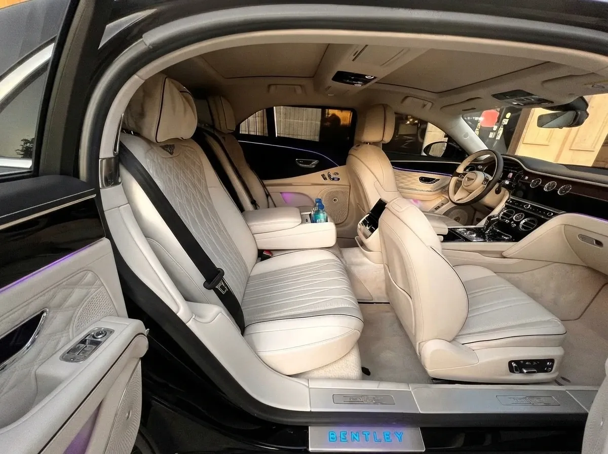 Black Bentley Mulsanne, photo 3 for wedding car rental