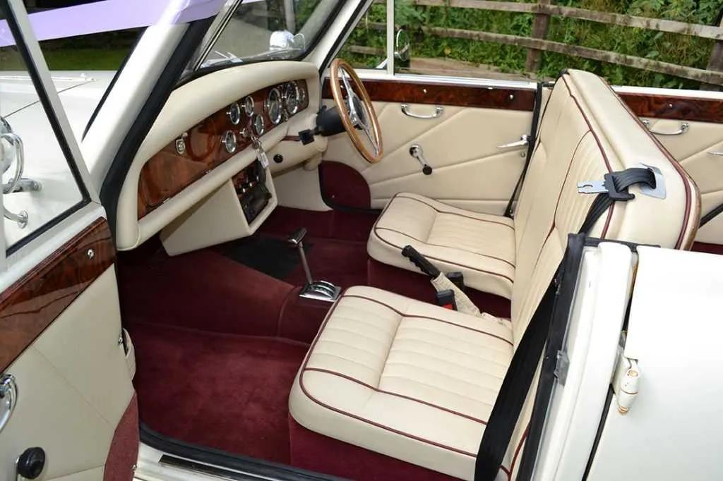 Beuford 1920 interior, photo 3 for wedding car rental