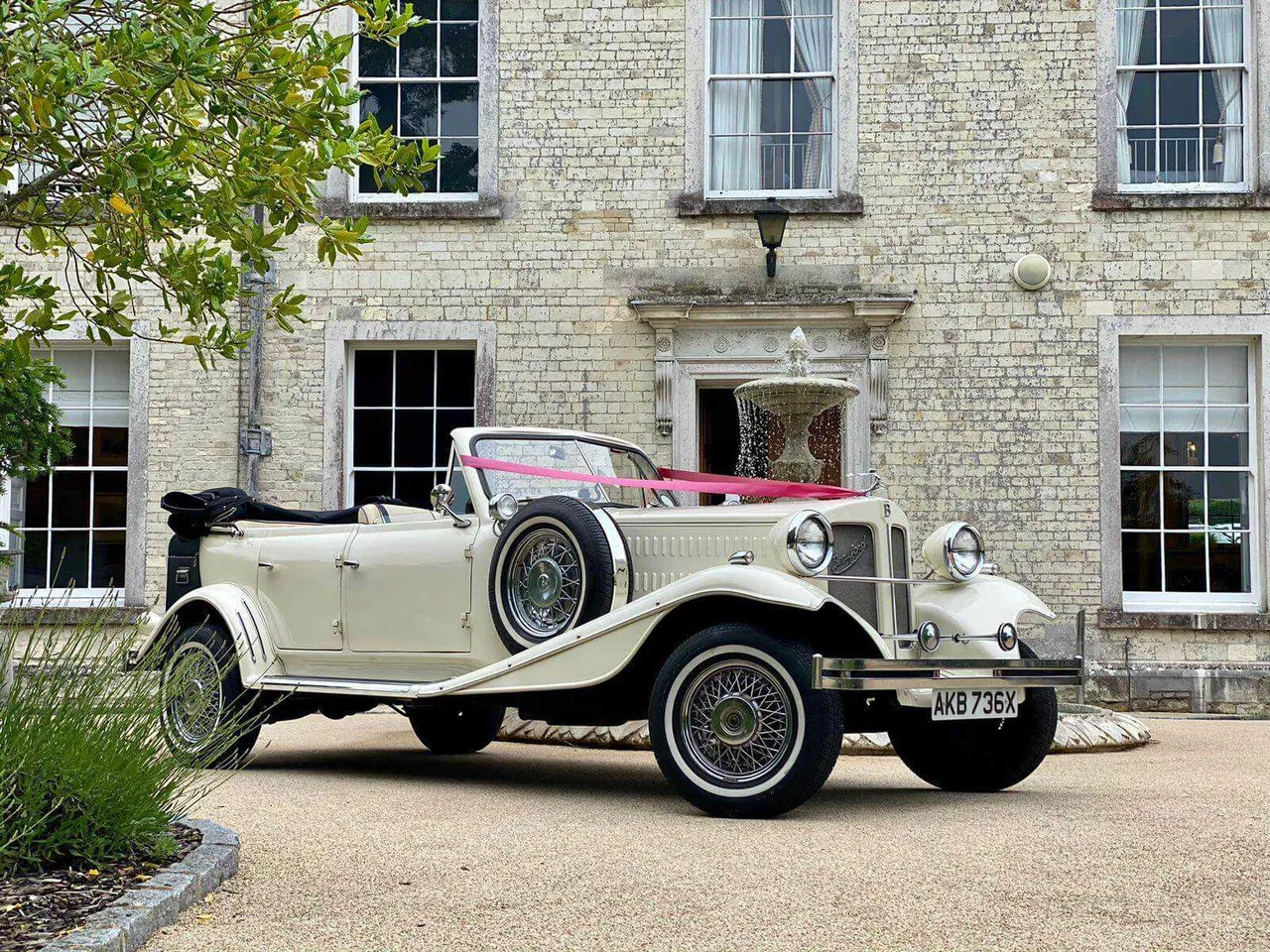 White Beuford 1920 for wedding car rental