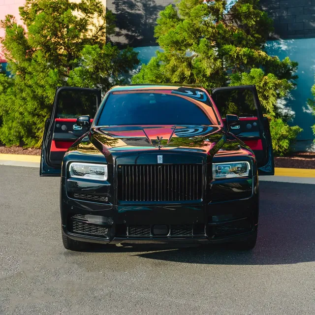 Black Badge Rolls-Royce Cullinan Diamond Xirralic, photo 2 for airport transfers Black Badge Rolls-Royce Cullinan Diamond Xirralic, photo 2 for airport transfers
