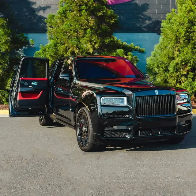Black Badge Rolls-Royce Cullinan Diamond Xirralic for airport transfers