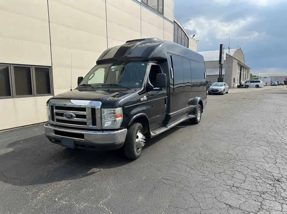 Black Bus, photo 2 for minibus rental Black Bus, photo 2 for minibus rental