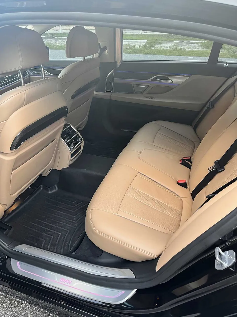 Black BMW 7 Series, photo 2 for sedan rental in Riverview, FL