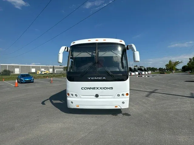 White BUS 1502