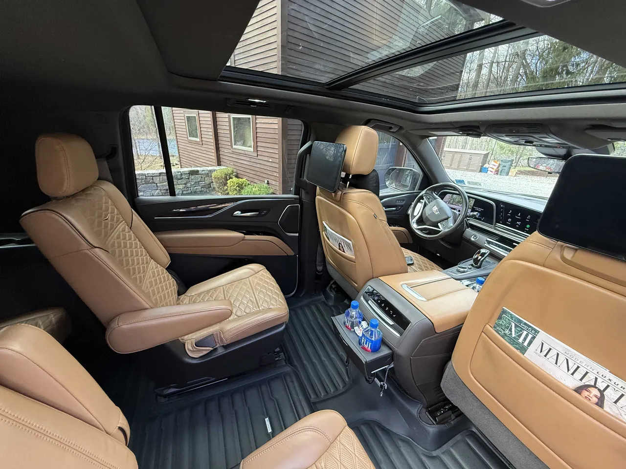 Cadillac Escalade interior with captain's chairs and rear-seat entertainment screens, photo 4 for airport transfers Cadillac Escalade interior with captain's chairs and rear-seat entertainment screens, photo 4 for airport transfers