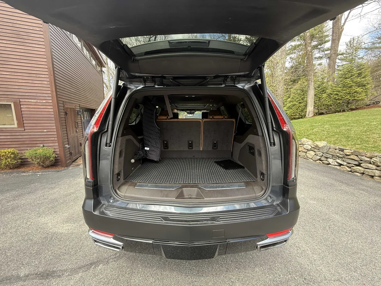 Cadillac Escalade interior, photo 5 for airport transfers Cadillac Escalade interior, photo 5 for airport transfers