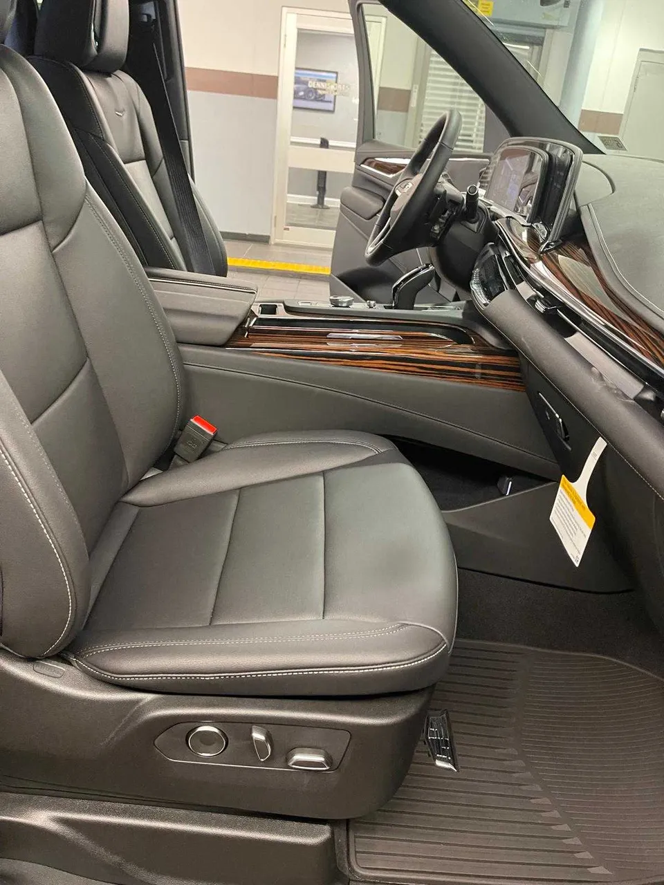 Cadillac Escalade interior, photo 5 for airport transfers