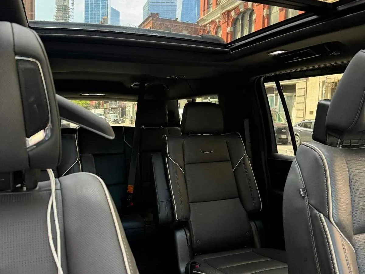Black Cadillac Escalade, photo 3 for airport transfers Black Cadillac Escalade, photo 3 for airport transfers
