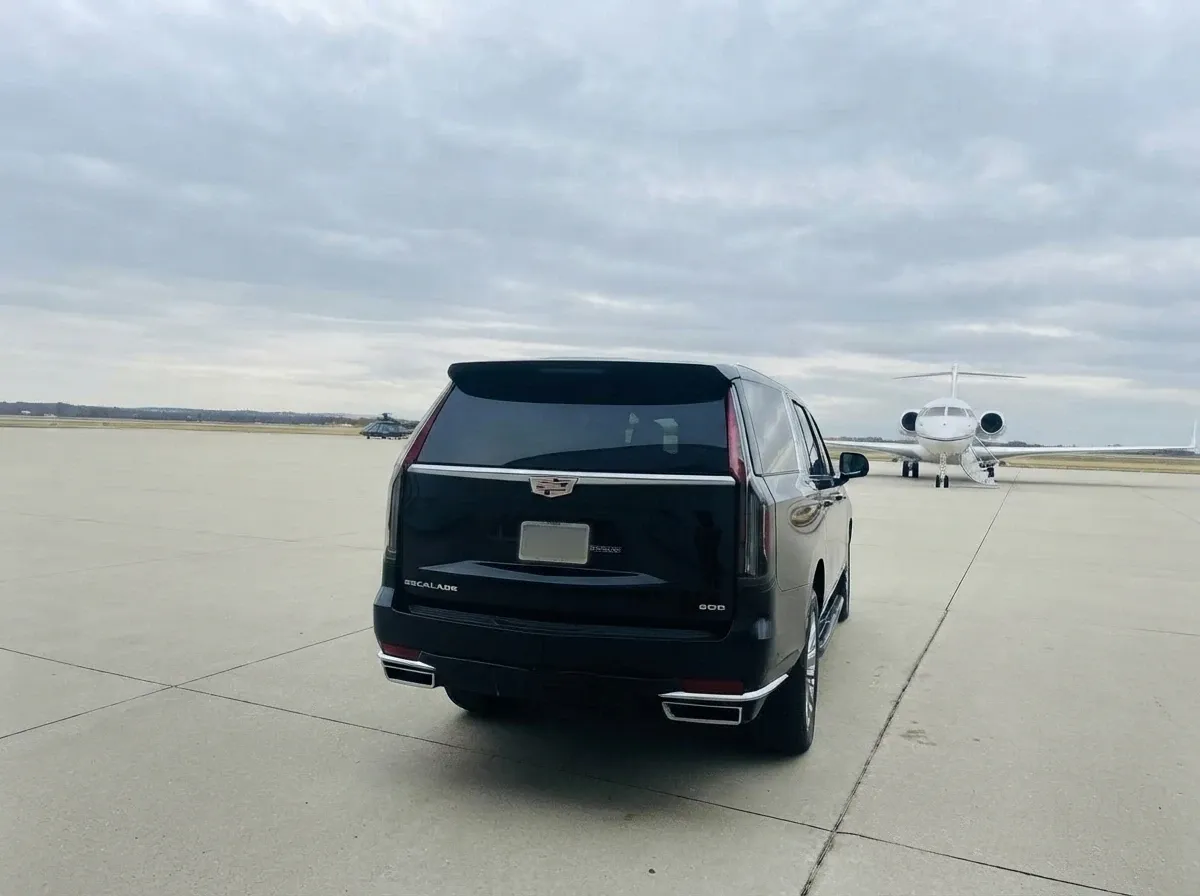 Black Cadillac Escalade, photo 2 for airport transfers Black Cadillac Escalade, photo 2 for airport transfers