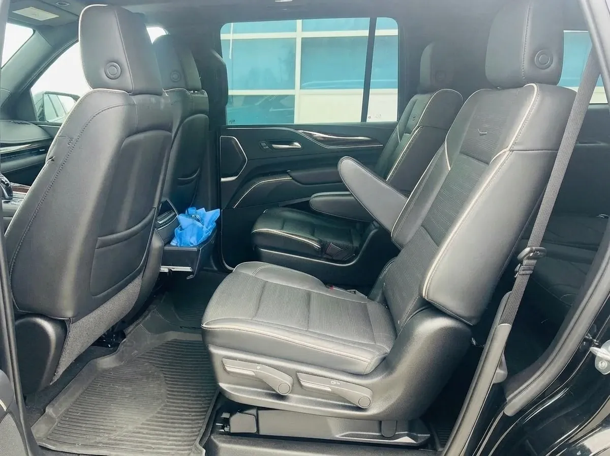 Black Cadillac Escalade, photo 4 for airport transfers Black Cadillac Escalade, photo 4 for airport transfers