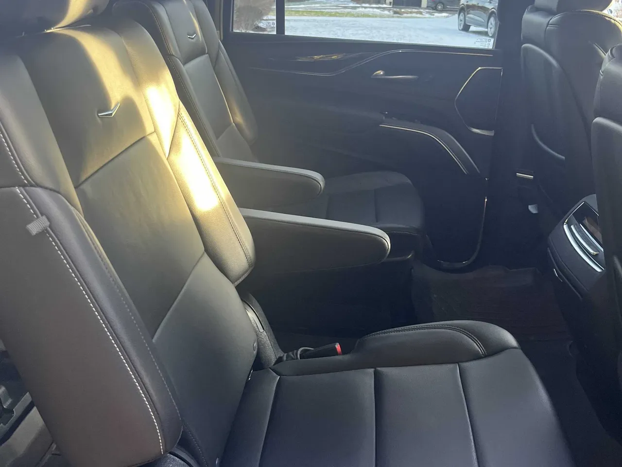 Black Cadillac Escalade, photo 4 for airport transfers Black Cadillac Escalade, photo 4 for airport transfers