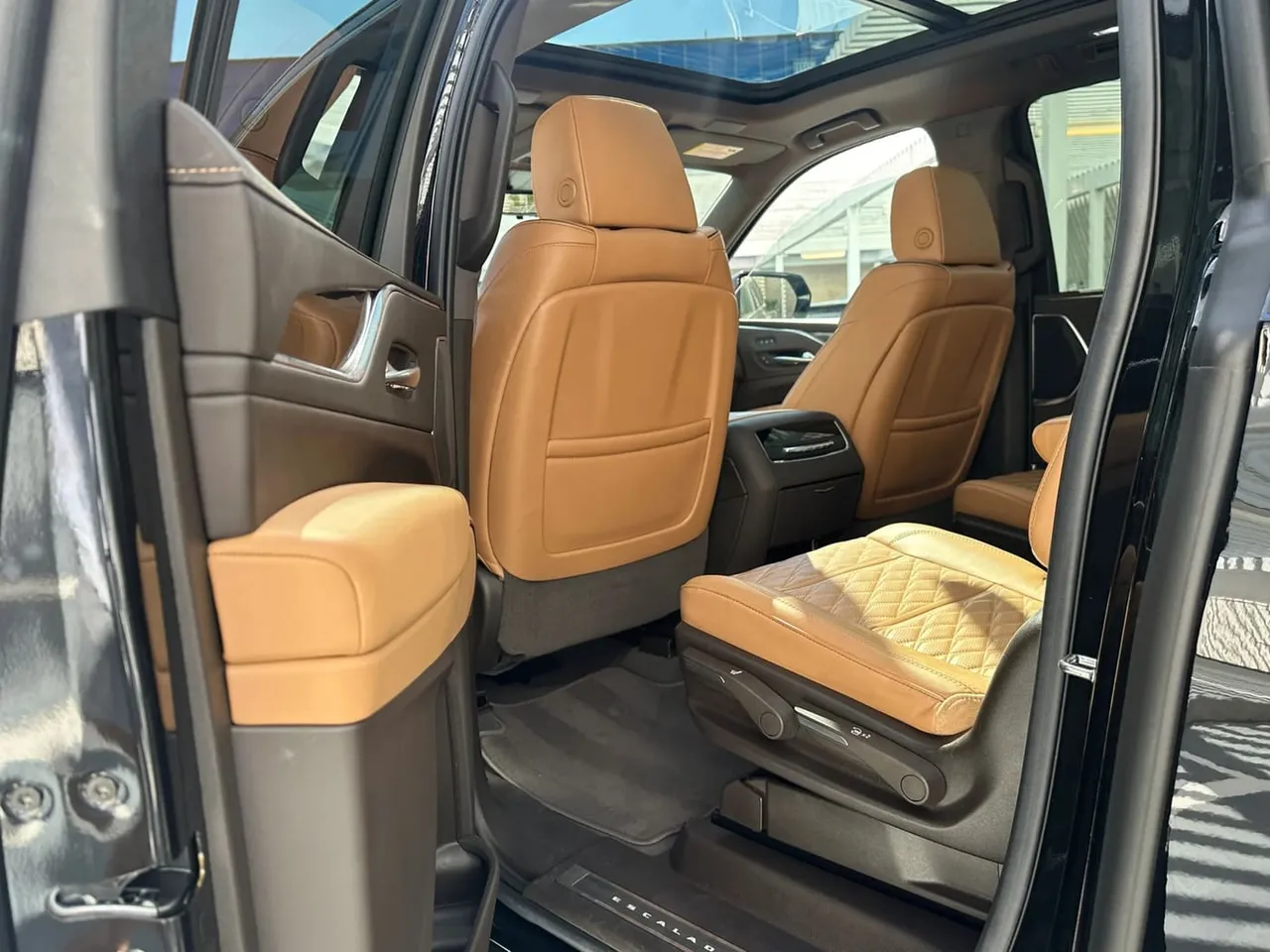 Black Cadillac Escalade, photo 6 for airport transfers Black Cadillac Escalade, photo 6 for airport transfers